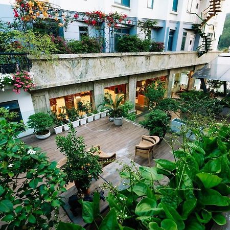 Lake Hills Hotel Ha Long Esterno foto