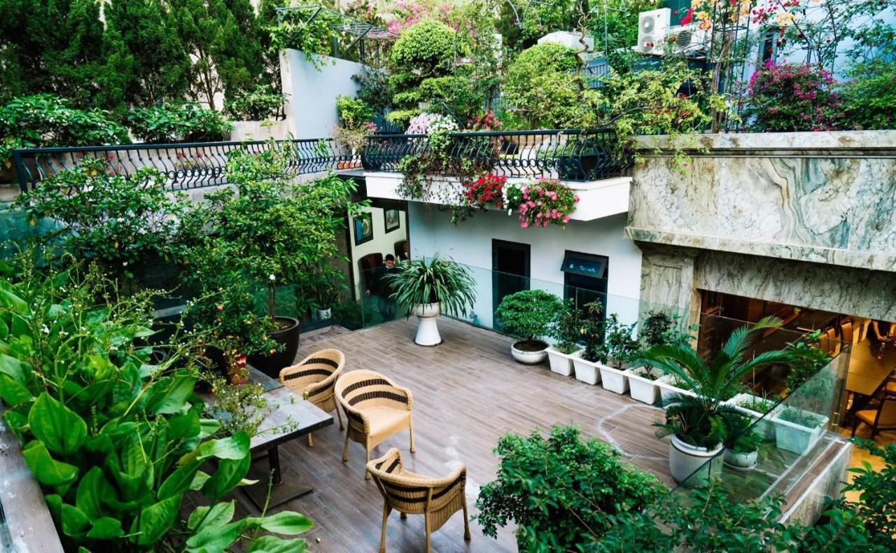 Lake Hills Hotel Ha Long Esterno foto