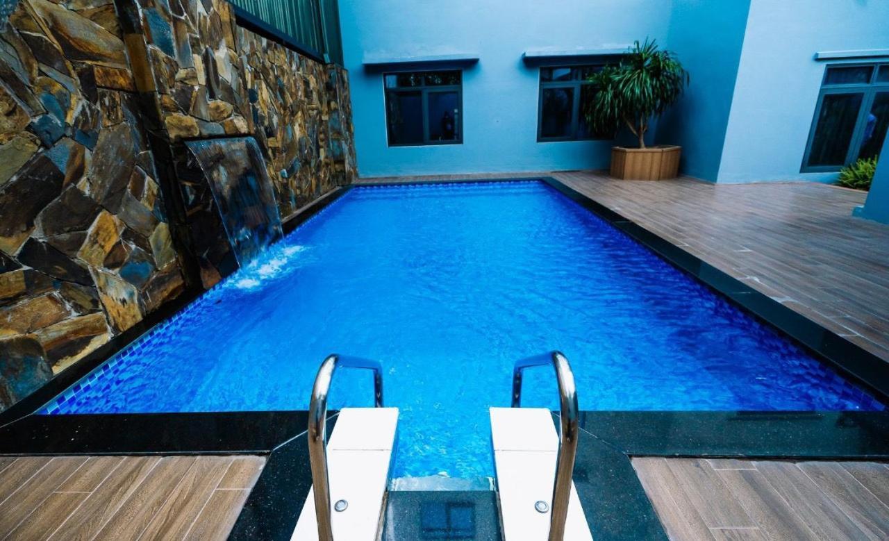 Lake Hills Hotel Ha Long Esterno foto