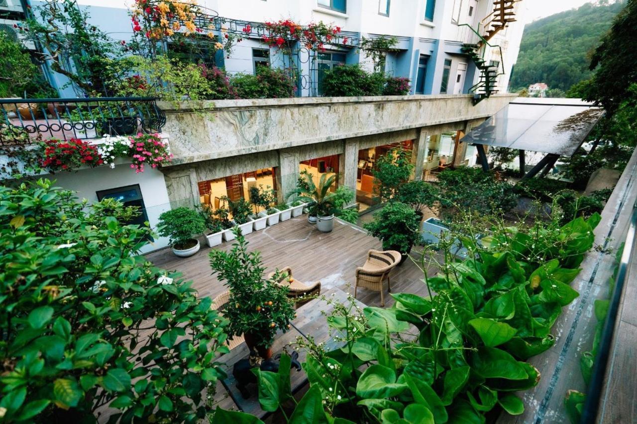 Lake Hills Hotel Ha Long Esterno foto