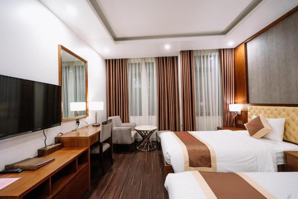 Lake Hills Hotel Ha Long Esterno foto