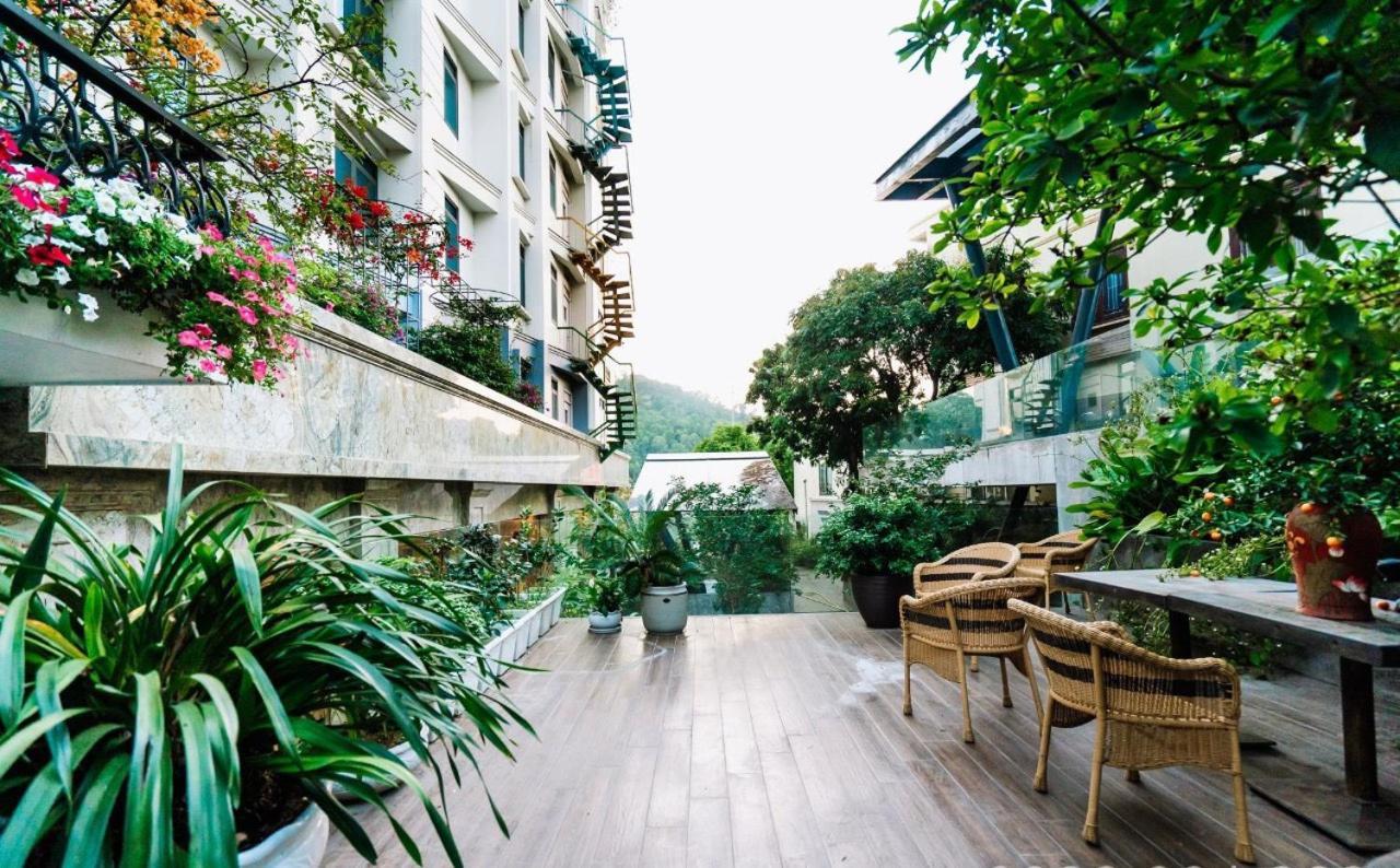 Lake Hills Hotel Ha Long Esterno foto