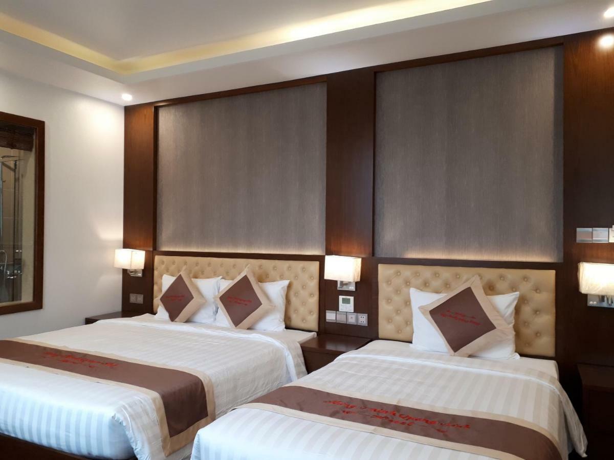 Lake Hills Hotel Ha Long Esterno foto